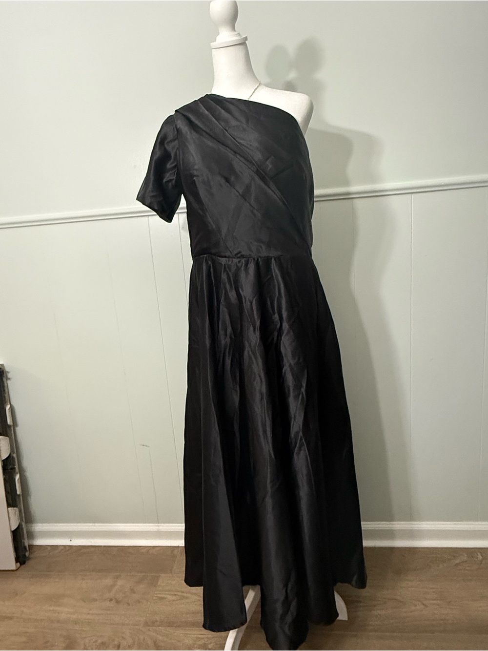 Elegant One-Shoulder Black Evening Dress size 14